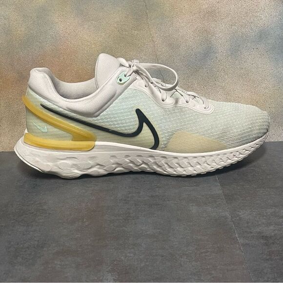 Nike React Miler 3 Light Bone / Mint Foam Men\'s Running Shoes Size 10 main image 13